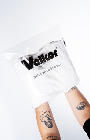 Bolsa tipo sobre PP con adhesivo repegable